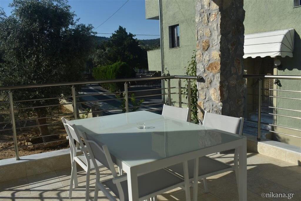 Athina Palace Luxurious Appartments Potos Esterno foto