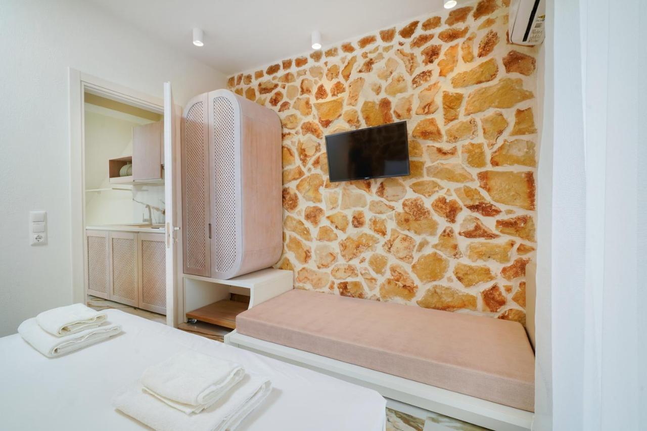 Athina Palace Luxurious Appartments Potos Esterno foto