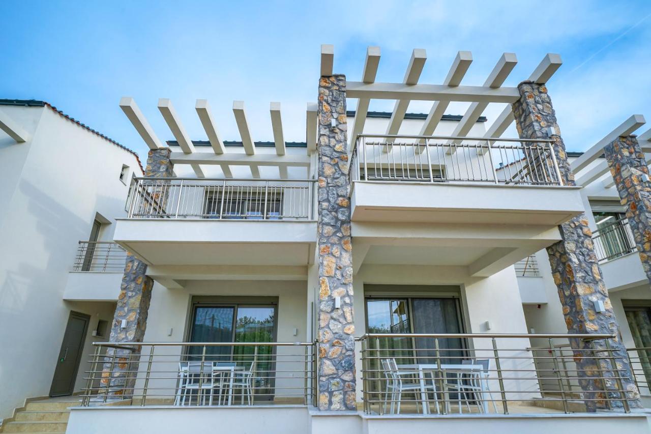 Athina Palace Luxurious Appartments Potos Esterno foto