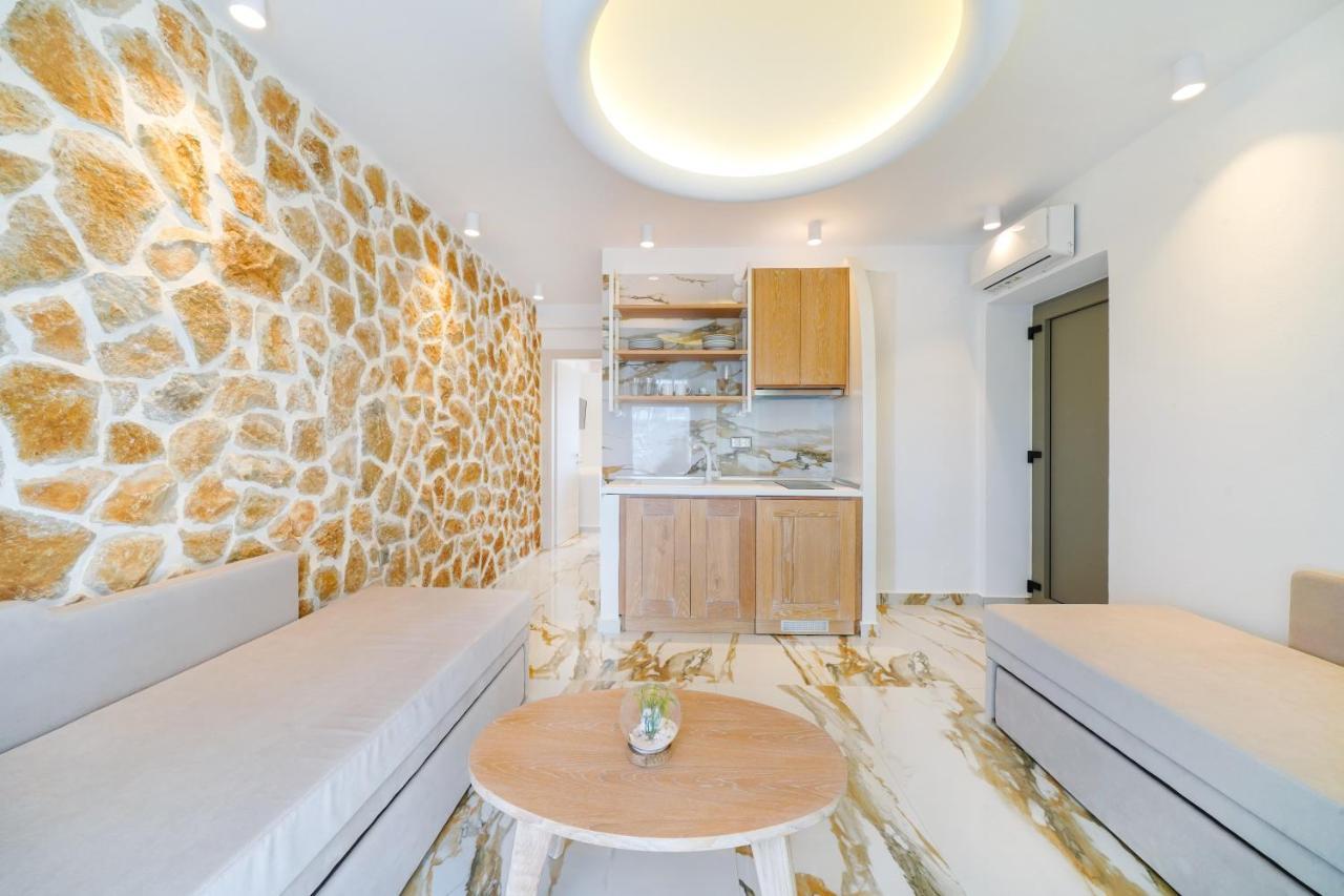 Athina Palace Luxurious Appartments Potos Esterno foto