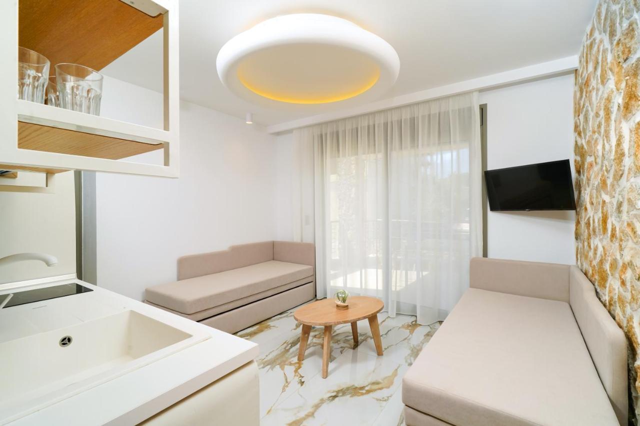 Athina Palace Luxurious Appartments Potos Esterno foto